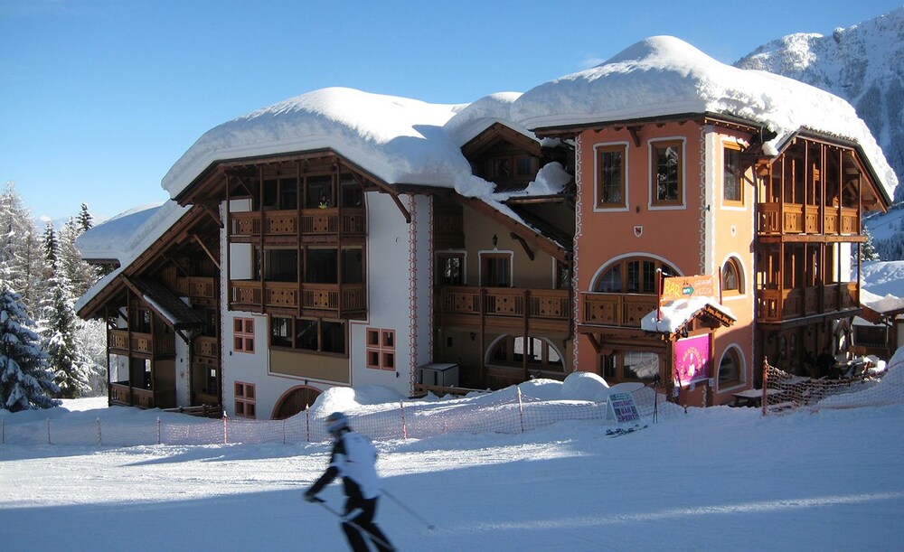 Hotel Dal Bracconiere — Dimaro