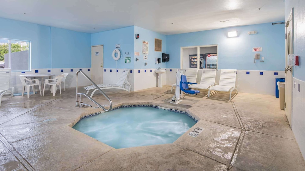 Motel 6 Roswell NM - photo 18