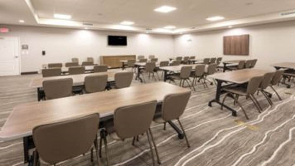 Staybridge Suites Dearborn MI by IHG - photo 18