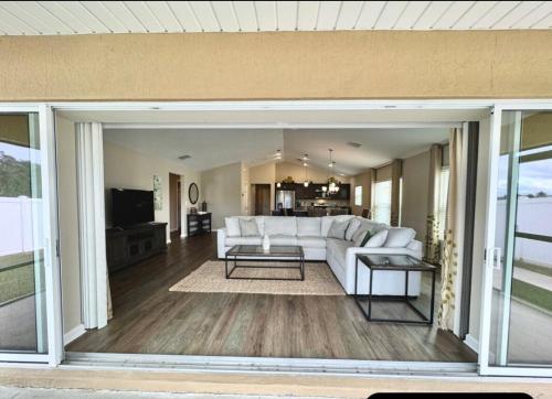 Cozy Oasis In Prime Location With Sunset Lake View Golf Cart And Bathtub — The Villages