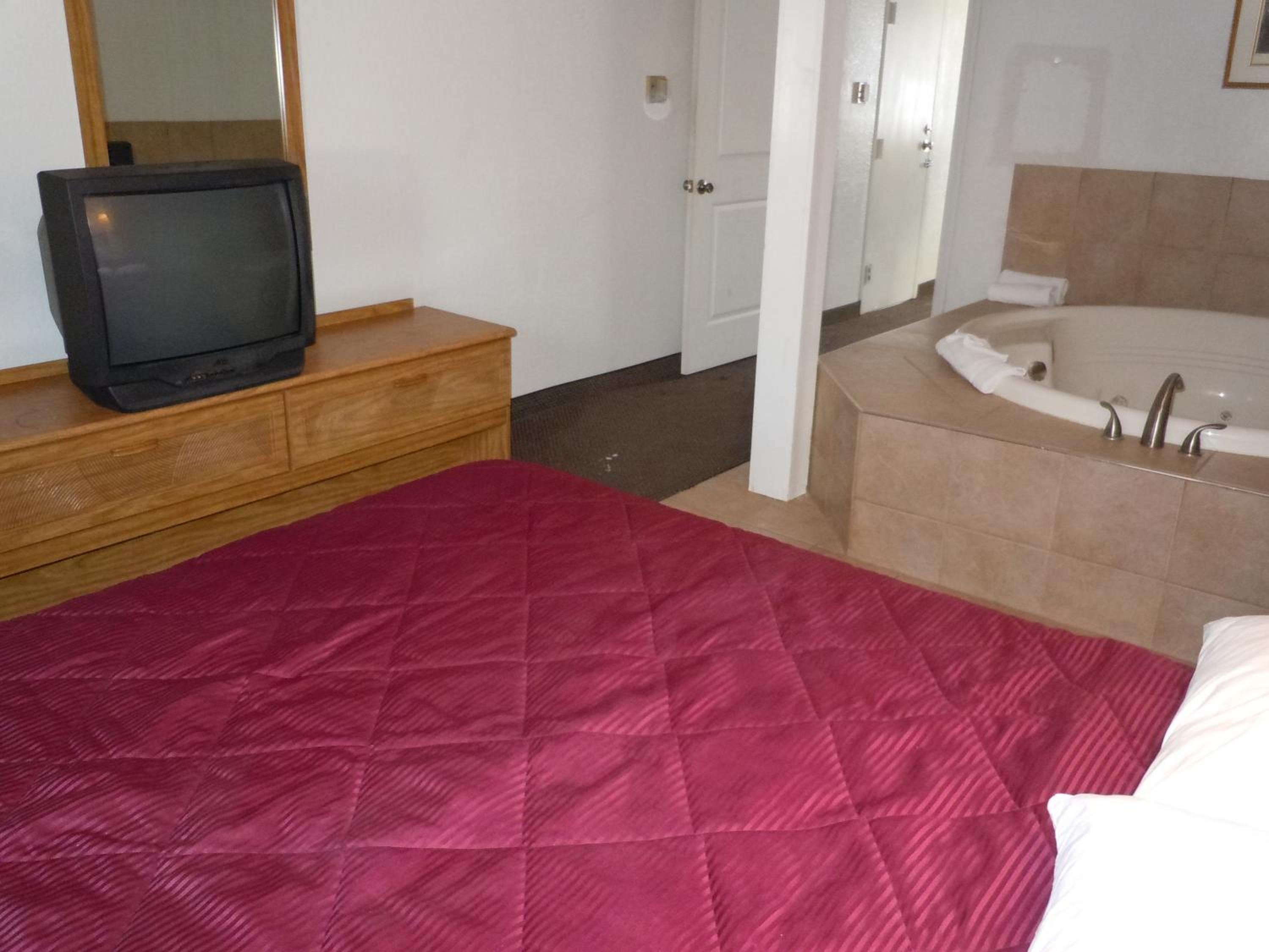 Travelodge by Wyndham Grand Rapids North - photo 22