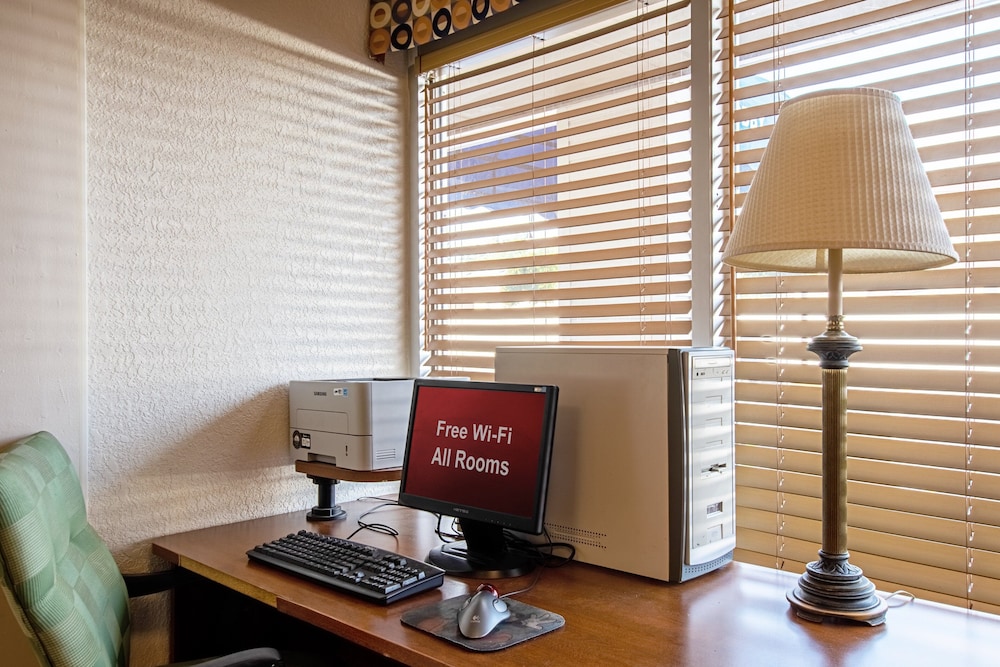 Red Roof Inn Battle Creek - photo 22