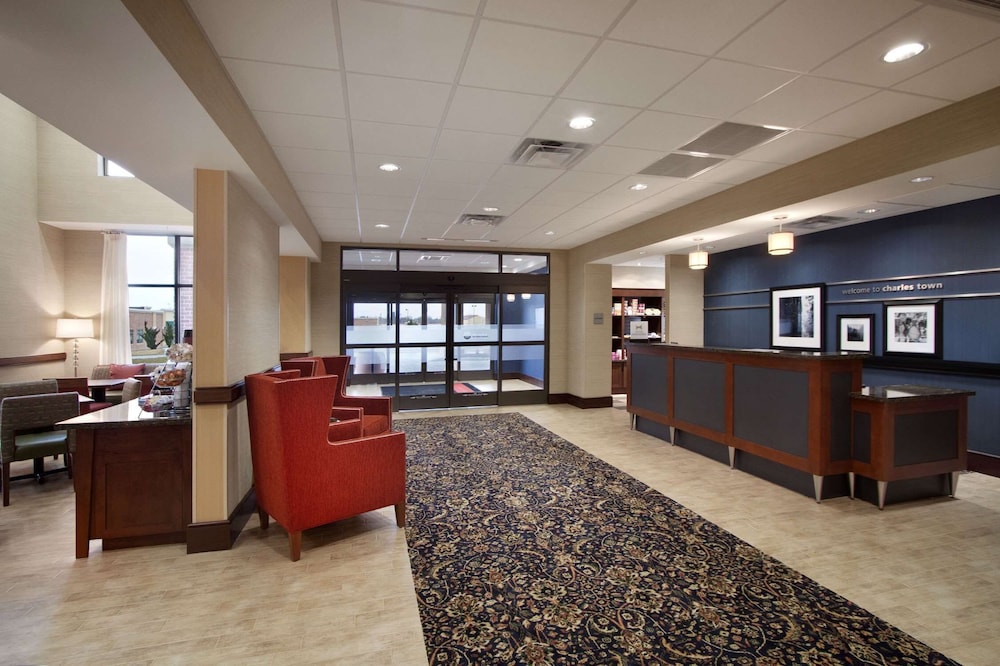 Hampton Inn & Suites Charles Town - photo 3