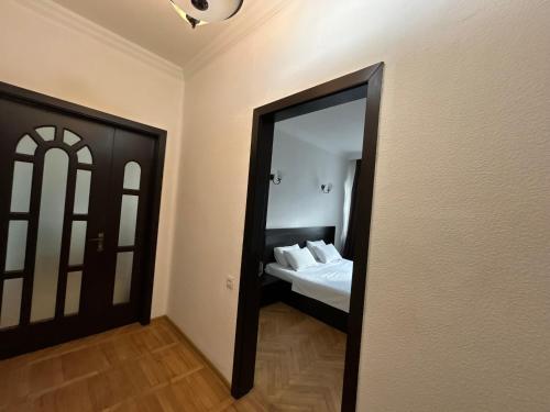 White Apartament in old tbilisi