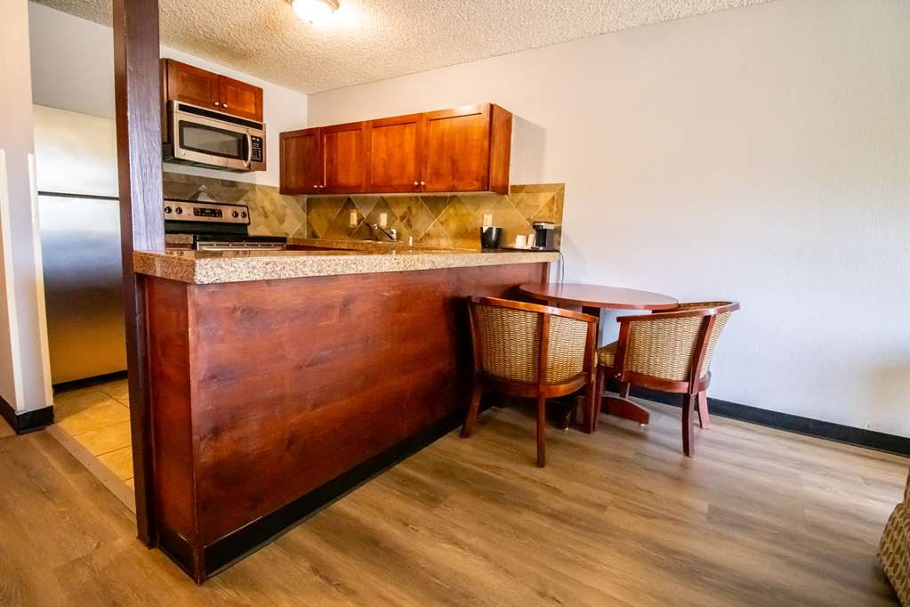 Red Lion Inn & Suites Vancouver - photo 40