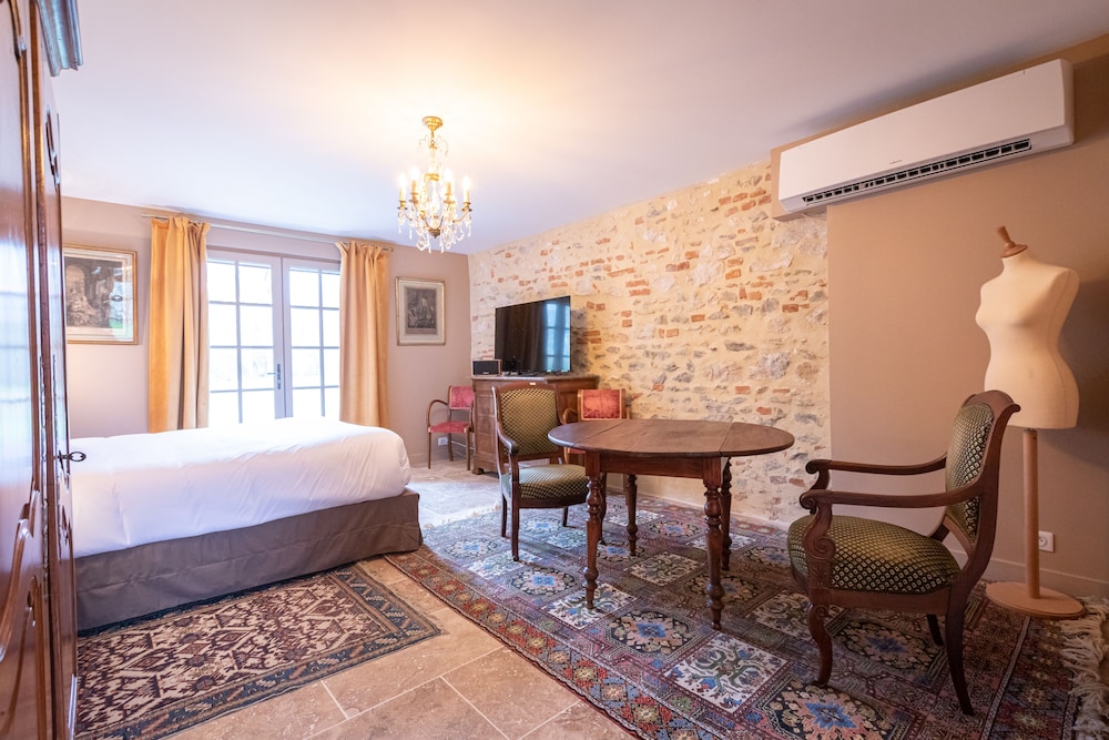 Sublimes hébergements en coeur de forêt in Vierzon, France