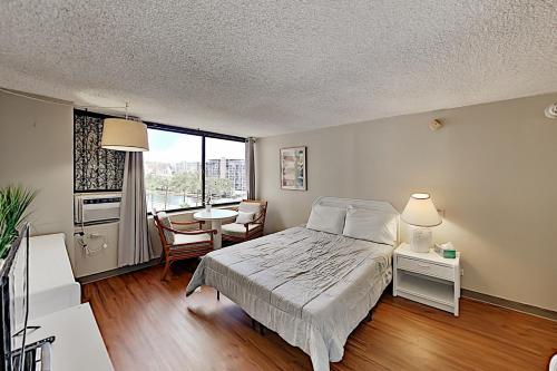Hawaiian Monarch 916 condo — 4-Star Luxury Hotel in Honolulu, United States
