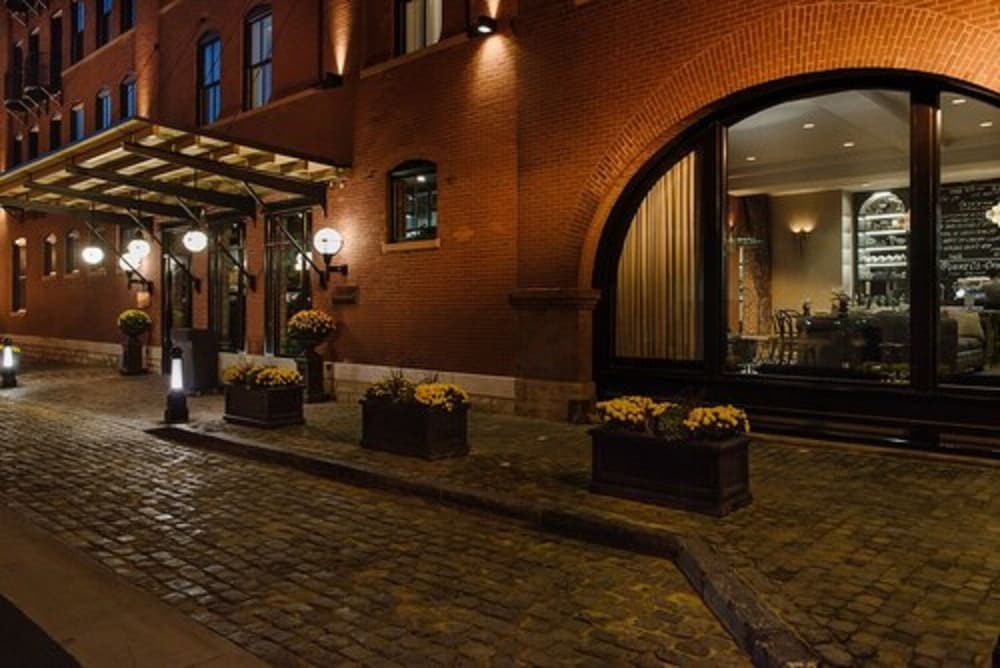 The Charmant Hotel - photo 40