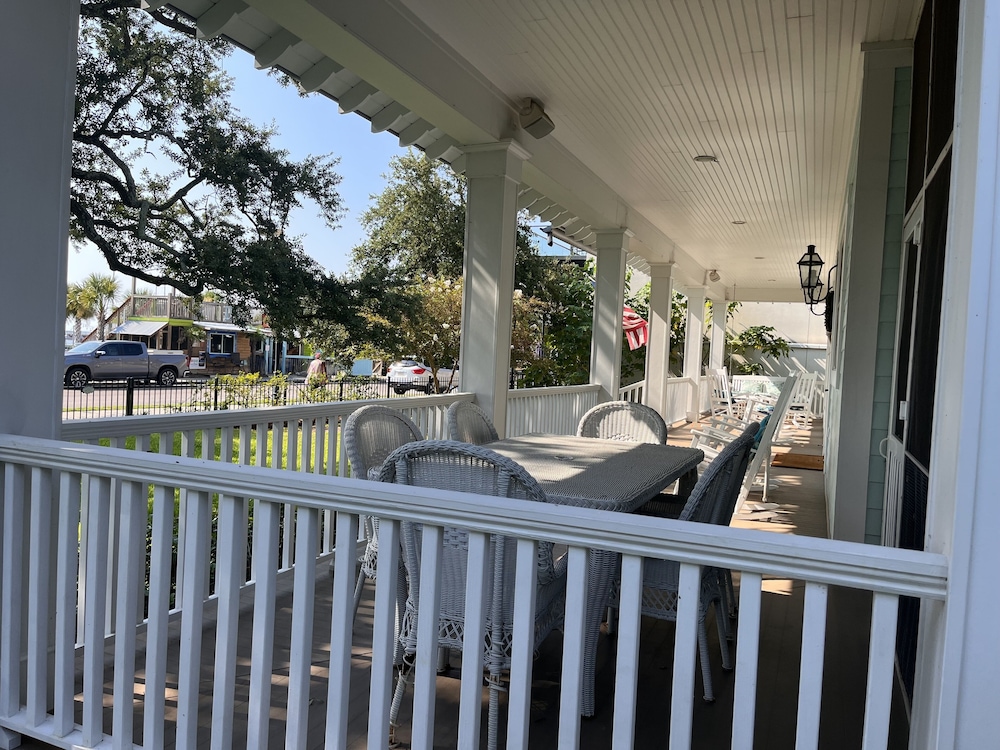 Bay Town Inn - photo 25