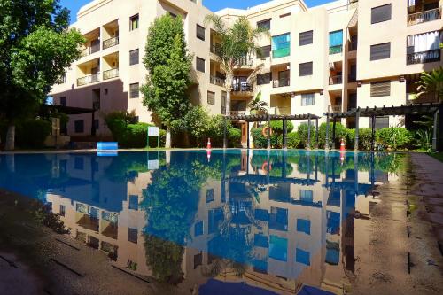 Cozy & Chic Appart Haut Standing Résidence Piscine — 4-Star Luxury Hotel in Marrakesh, Morocco