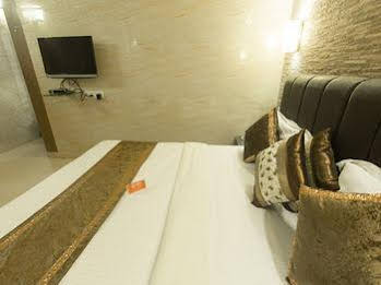 OYO Rooms Colaba