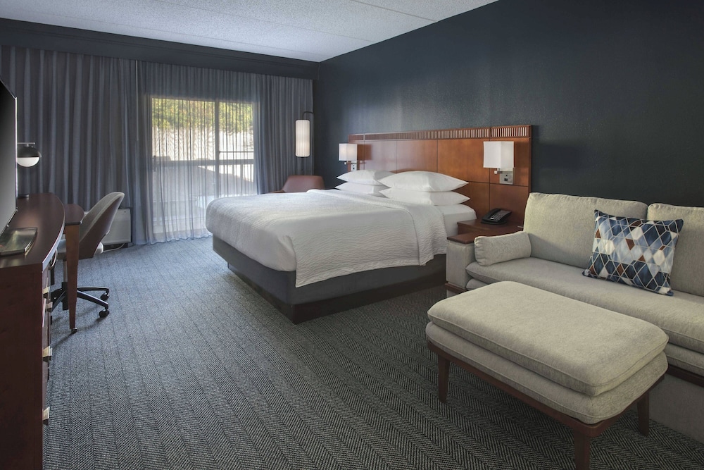 Courtyard by Marriott Norwalk in Norwalk, United States