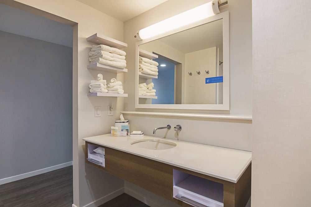Hampton Inn & Suites Dallas Richardson - photo 26