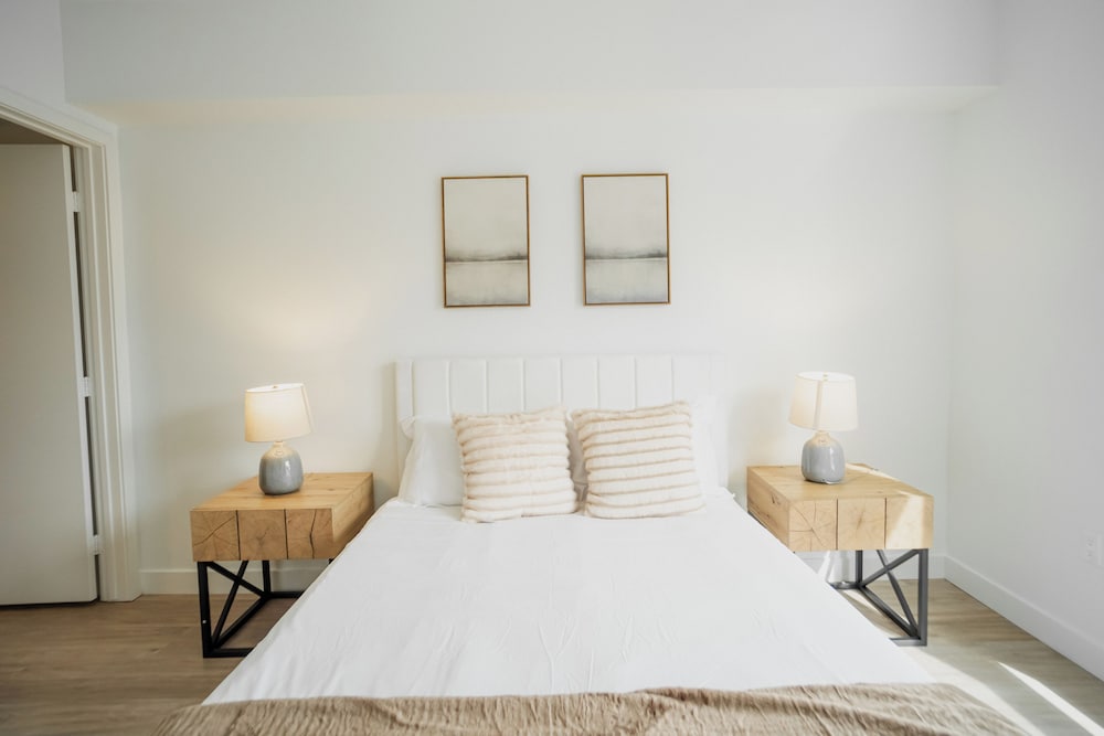 Chic Urban Retreat in Heart of LA - photo 12