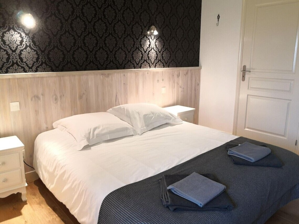 Gites Le Grand Tornage — 4-Star Luxury Hotel in Evaux-Les-Bains, France
