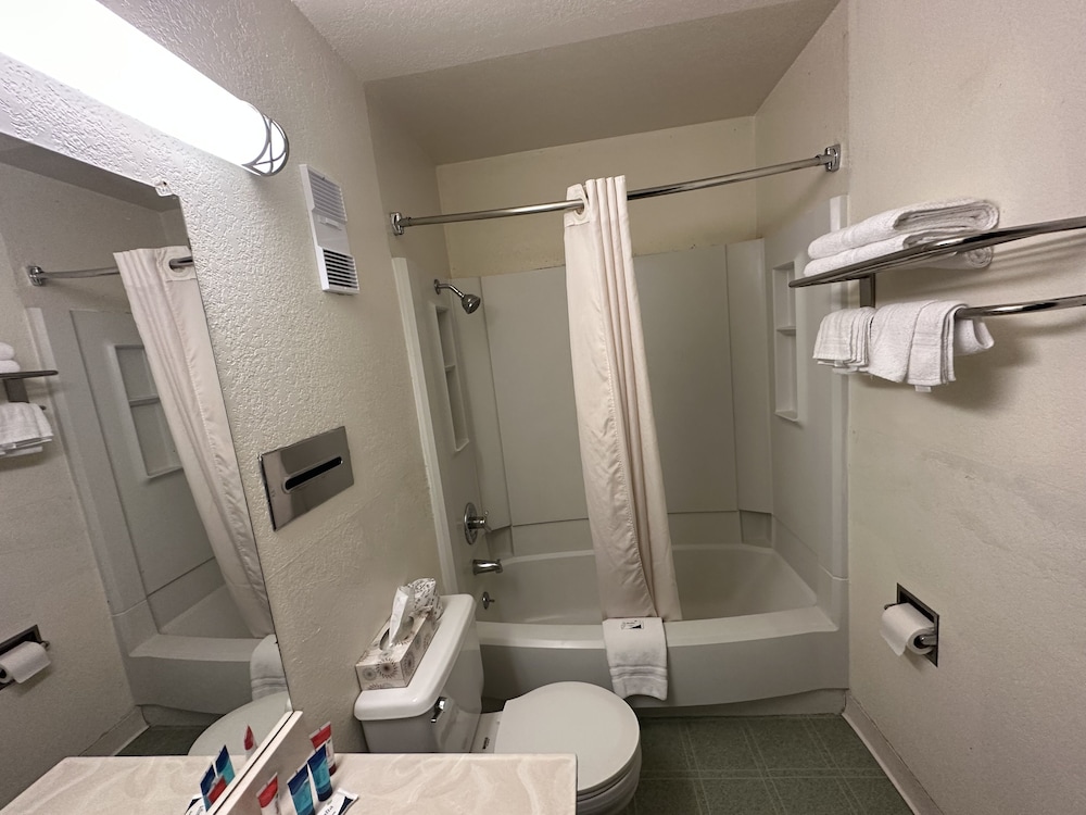 Simple Rewards Inn - photo 3
