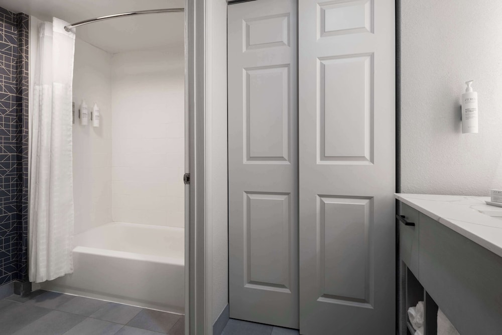 Homewood Suites by Hilton Richmond Airport - photo 26