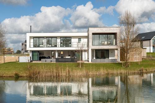 Dorset Creek BR10 Silverlake Dorset in Dorchester, United Kingdom