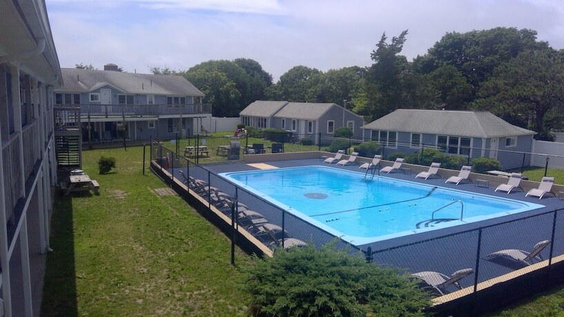 Village Green Motel - photo 5