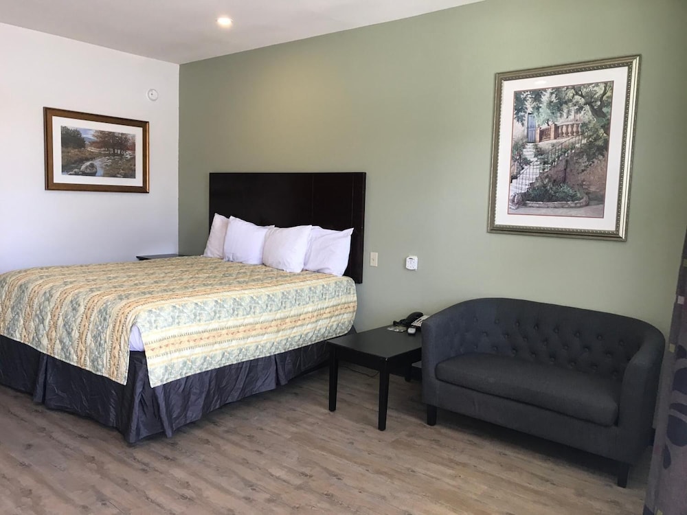 Big Lake Inn & Suites - photo 25