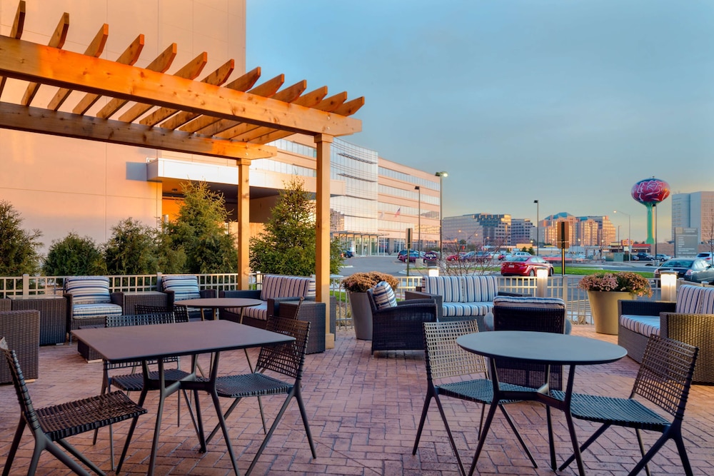 Hampton Inn & Suites Rosemont Chicago O'Hare - photo 32
