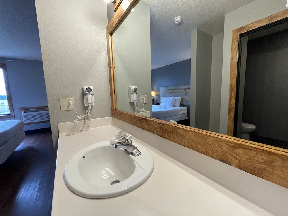 Sunnyside Inn & Suites - photo 37