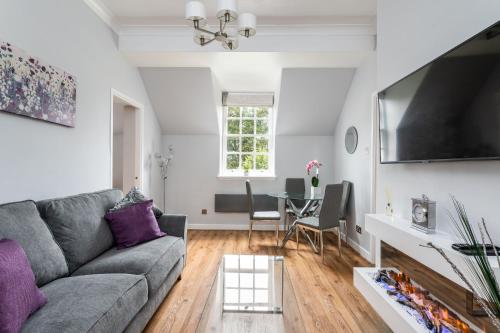 14 Feversham House Stylish 1 Bed Apartment with York Minster Views Pass The Keys — 4-Star Luxury Hotel in York, United Kingdom
