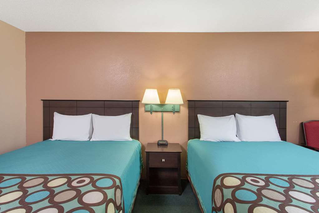 Super 8 by Wyndham Austin MN - photo 7