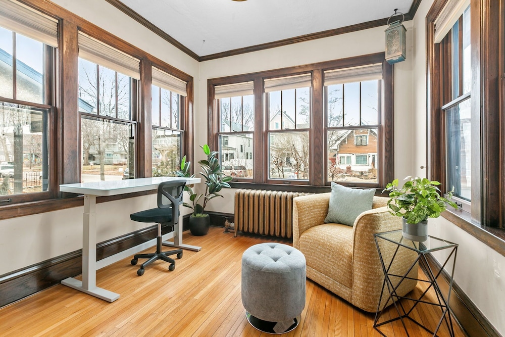 Lyndale Pleasant Getaway — Minneapolis