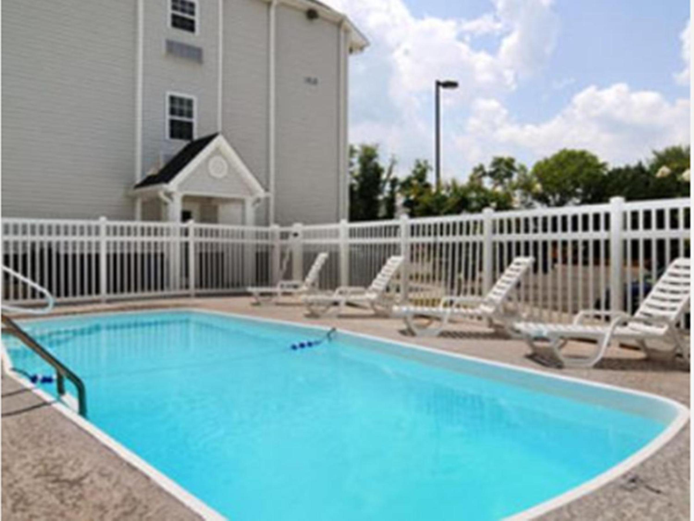Microtel Inn & Suites by Wyndham Huntsville - photo 19