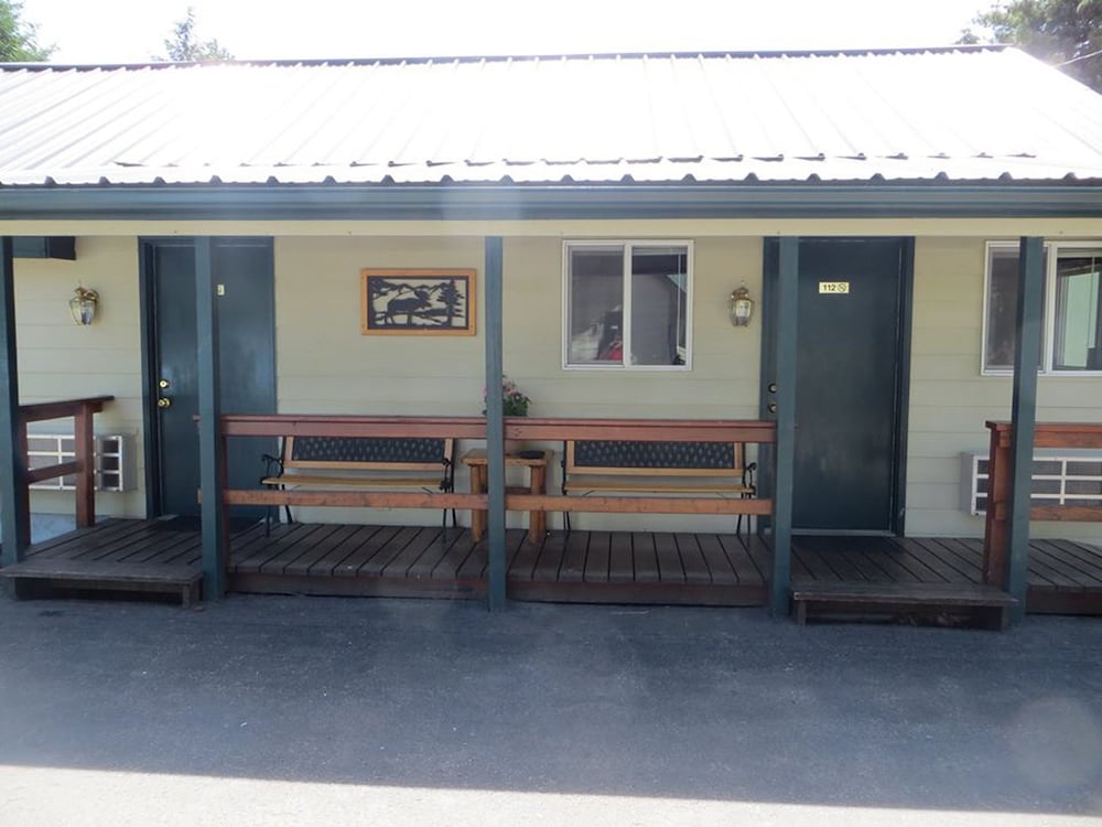 Lakeside Resort and Motel - photo 9