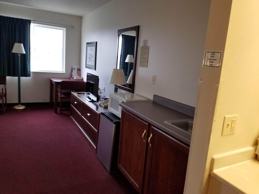 Bilmar Inn & Suites Dell Rapids Near Sioux Falls - photo 19