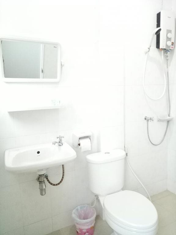 YouInHouse - last minute hotel in Surat Thani