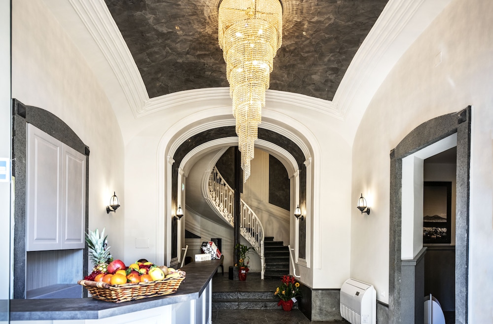 Villa Ranieri — 4-Star Luxury Hotel in Naples, Italy