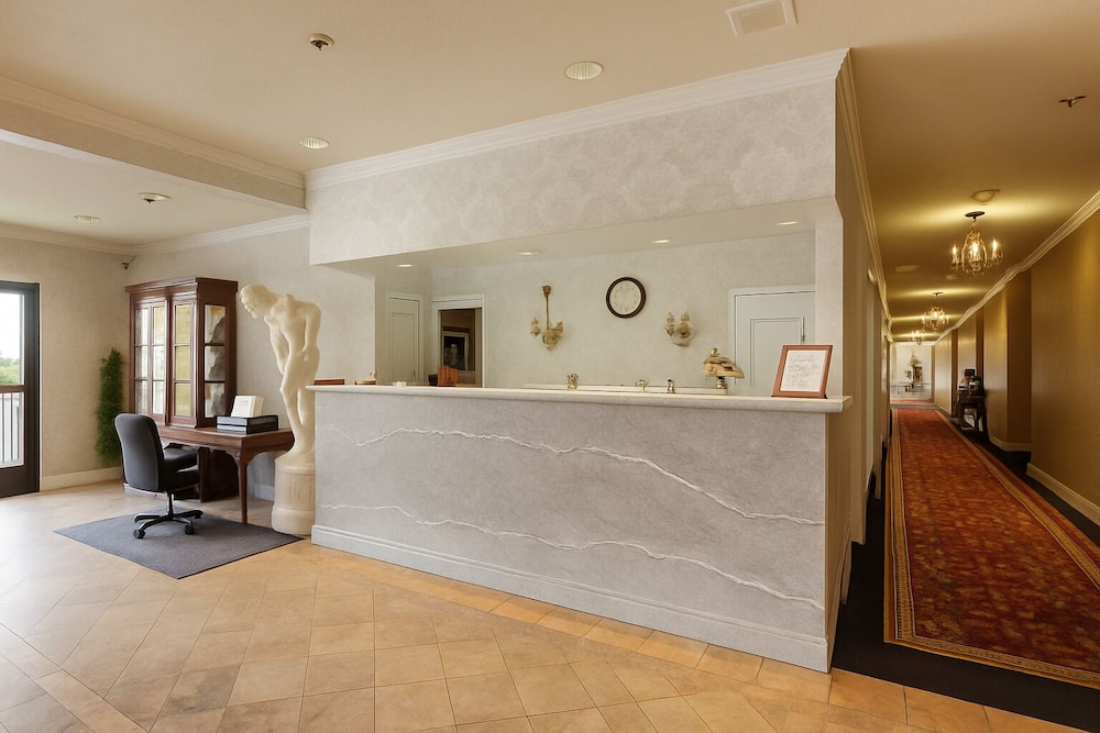 Carlyle Hotel — Campbell — photo 3