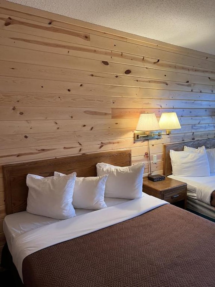 Waterfront Inn Mackinaw City - photo 9