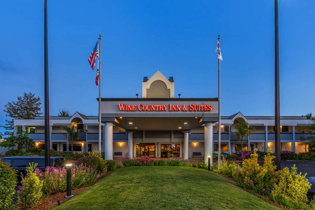 Best Western Plus Wine Country Inn & Suites - photo 37