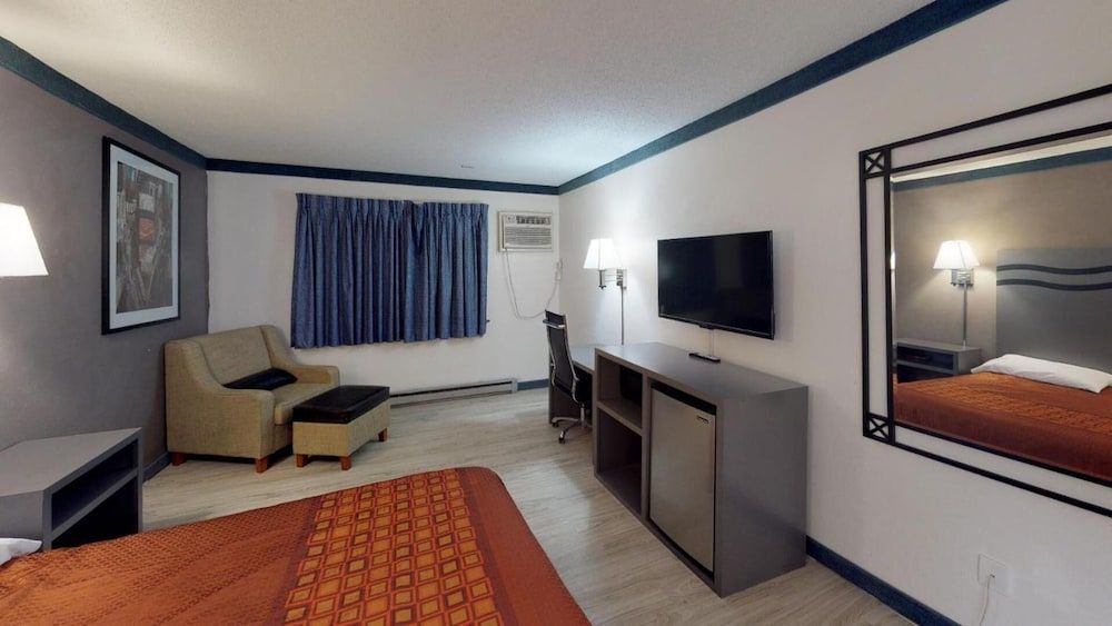 Waconia Inn & Suites - photo 3