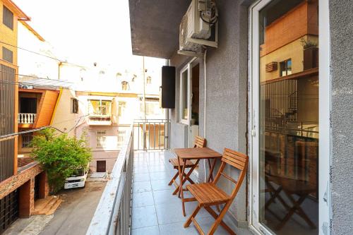 Modern Central Apt Near Stamba By Wehost