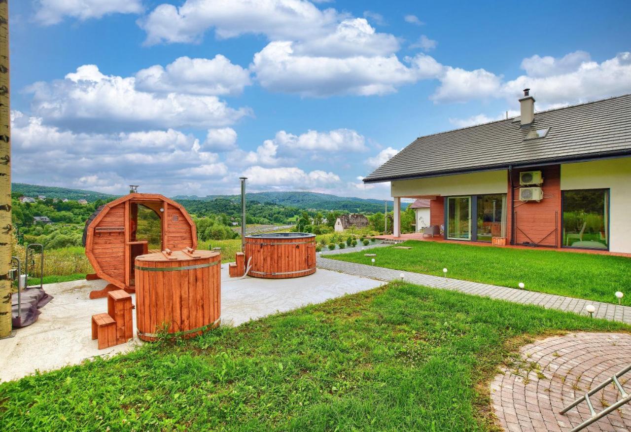 ArPioNa dom nad jeziorem z jacuzzi sauną i placem zabaw — hotel in Dabrowka