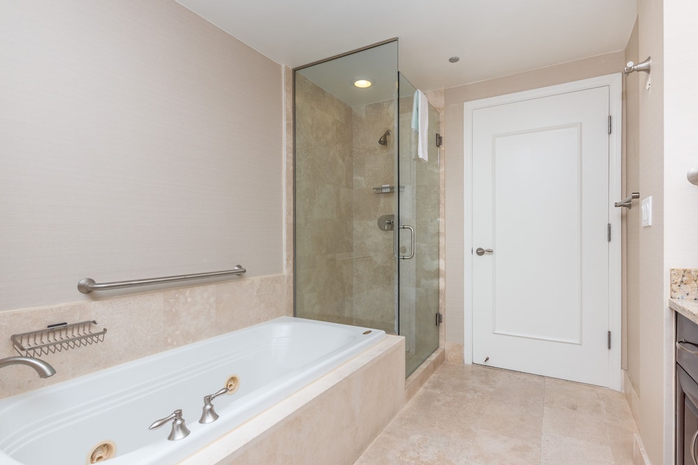 Fontainebleau Miami Beach Private Luxury Suites - photo 373