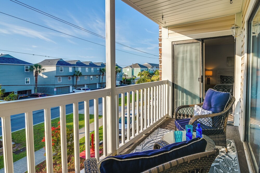 Ocean Access and Balcony Surfside Beach Condo — 4-Star Luxury Hotel in Myrtle Beach, United States