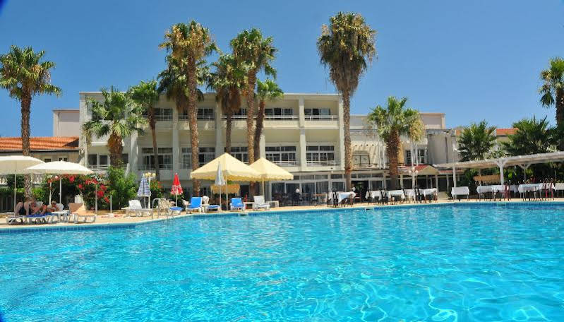 La Hotel Resort — Lapithos