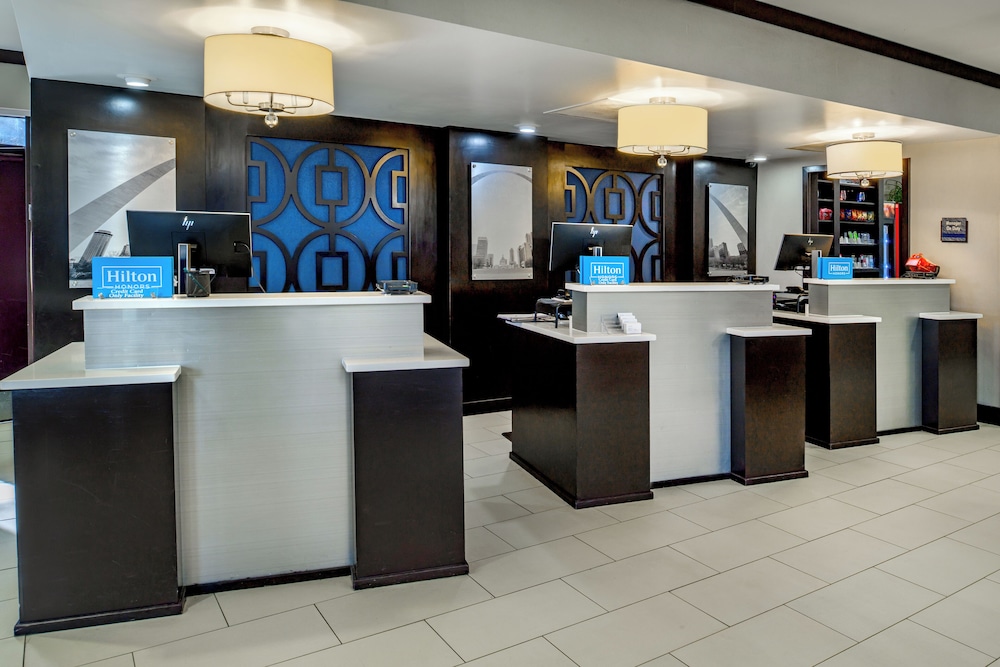 Embassy Suites By Hilton St Louis Airport — Bridgeton