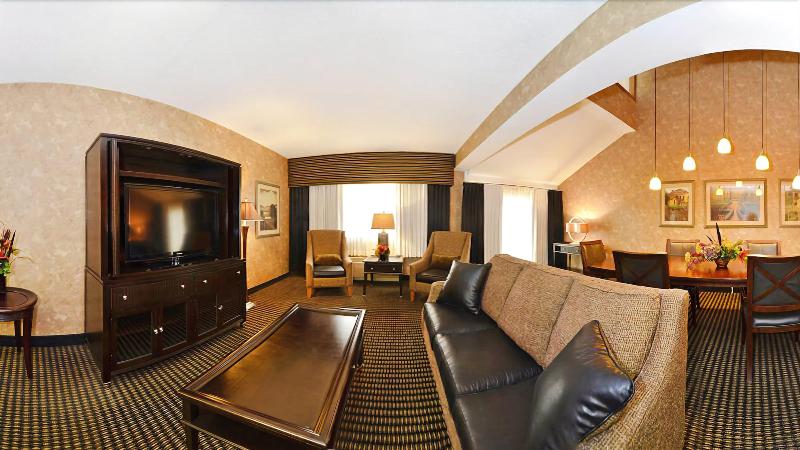 Biltmore Hotel Suites - photo 5