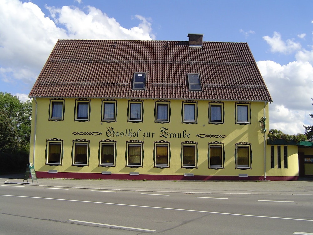 Gasthof Hotel Traube — hotel in Oberndorf