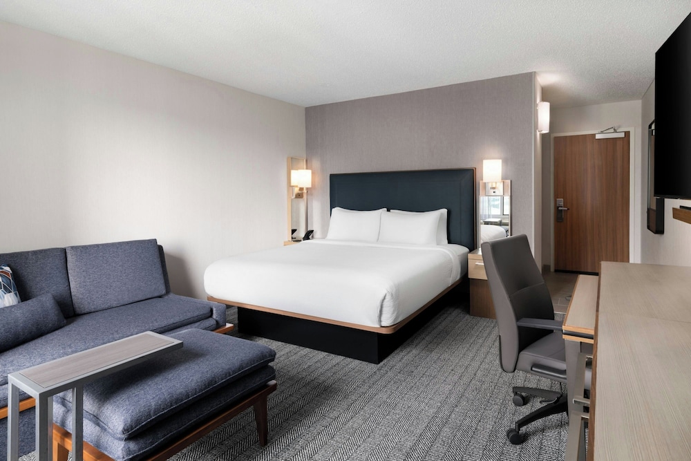 Courtyard by Marriott Charlotte City Center - photo 21