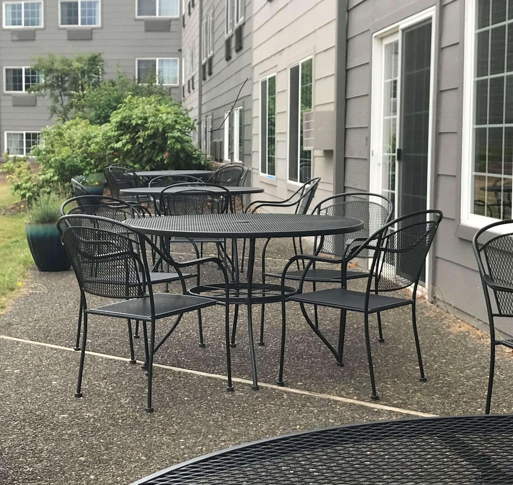 Country Inn & Suites by Radisson Delta Park North Portland - photo 30