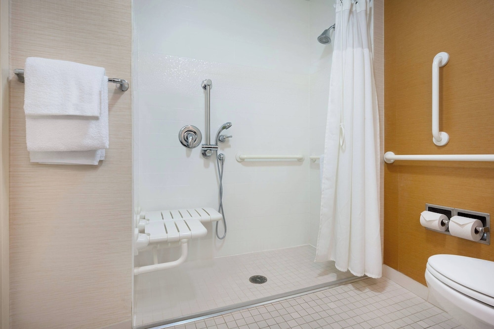Fairfield Inn and Suites by Marriott Chicago Midway Airport - photo 11