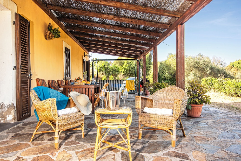 Baddi Di La Predda — 4-Star Luxury Hotel in Sassari, Italy